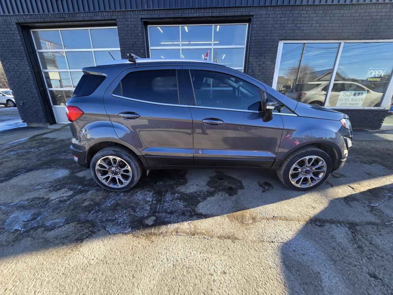 2018 Ford EcoSport Titanium AWD - Photo #10