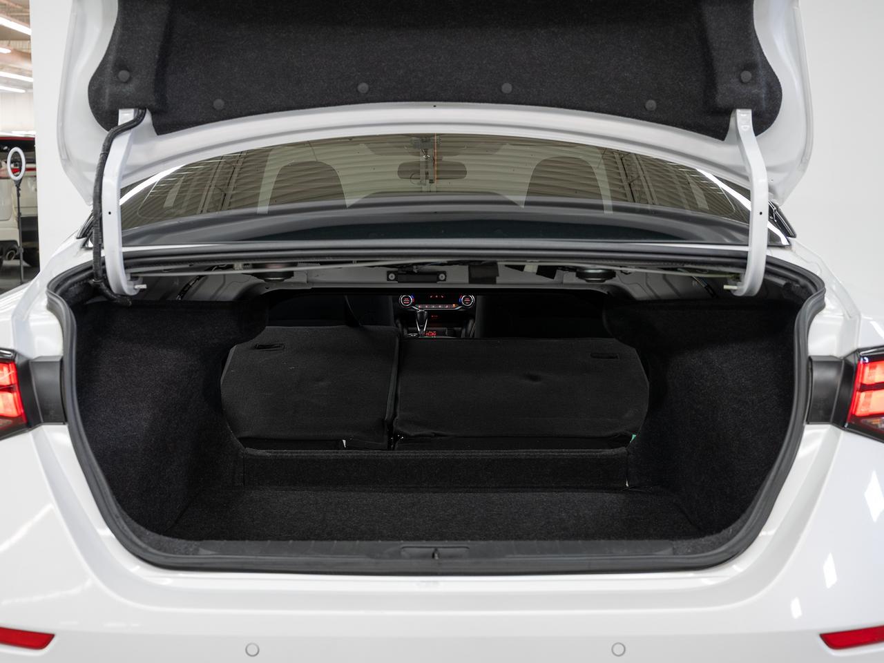 2022 Nissan Sentra SR MIDNIGHT | Sunroof | LaneDep | BSM | CarPlay Photo