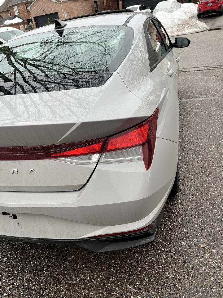 2023 Hyundai Elantra PREFERRED -MOONROOF-1 LOCAL FEMALE OWNER!!! NON SMOKER! Photo