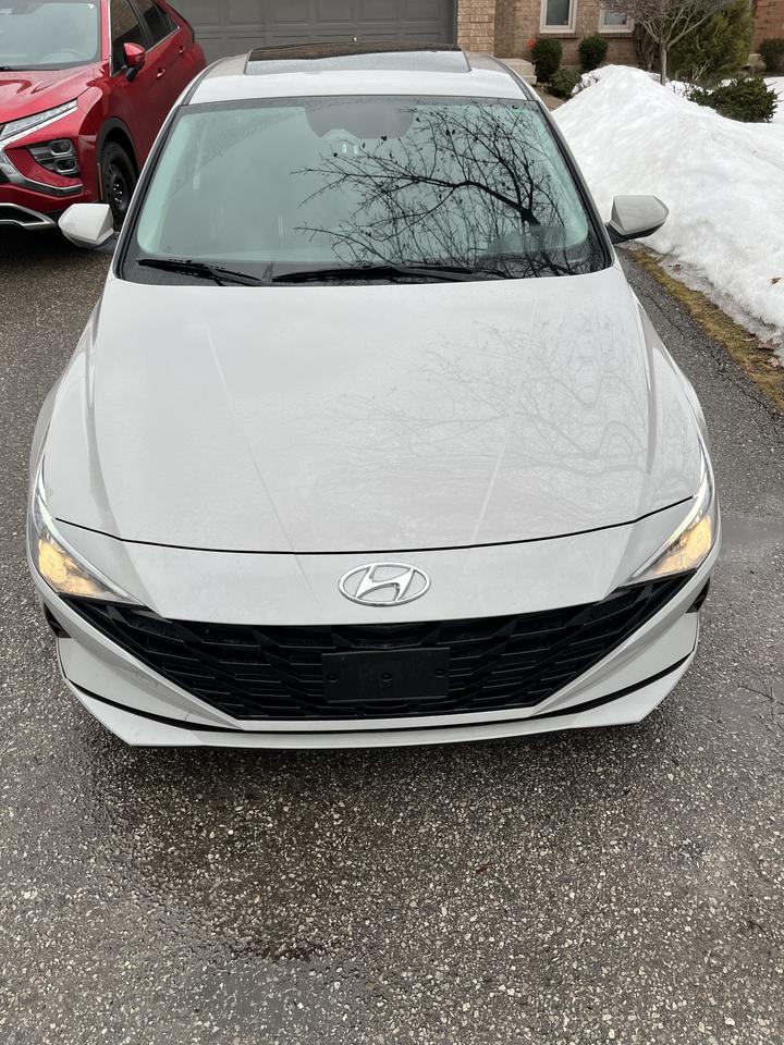 2023 Hyundai Elantra PREFERRED -MOONROOF-1 LOCAL FEMALE OWNER!!! NON SMOKER! Photo