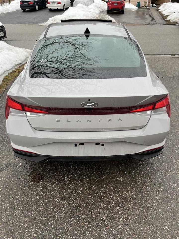 2023 Hyundai Elantra PREFERRED - GPS/NAVIGATION-MOONROOF-1 LOCAL FEMALE OWNER!!! NON SMOKER! ONLY 39,821 KMS!! Photo