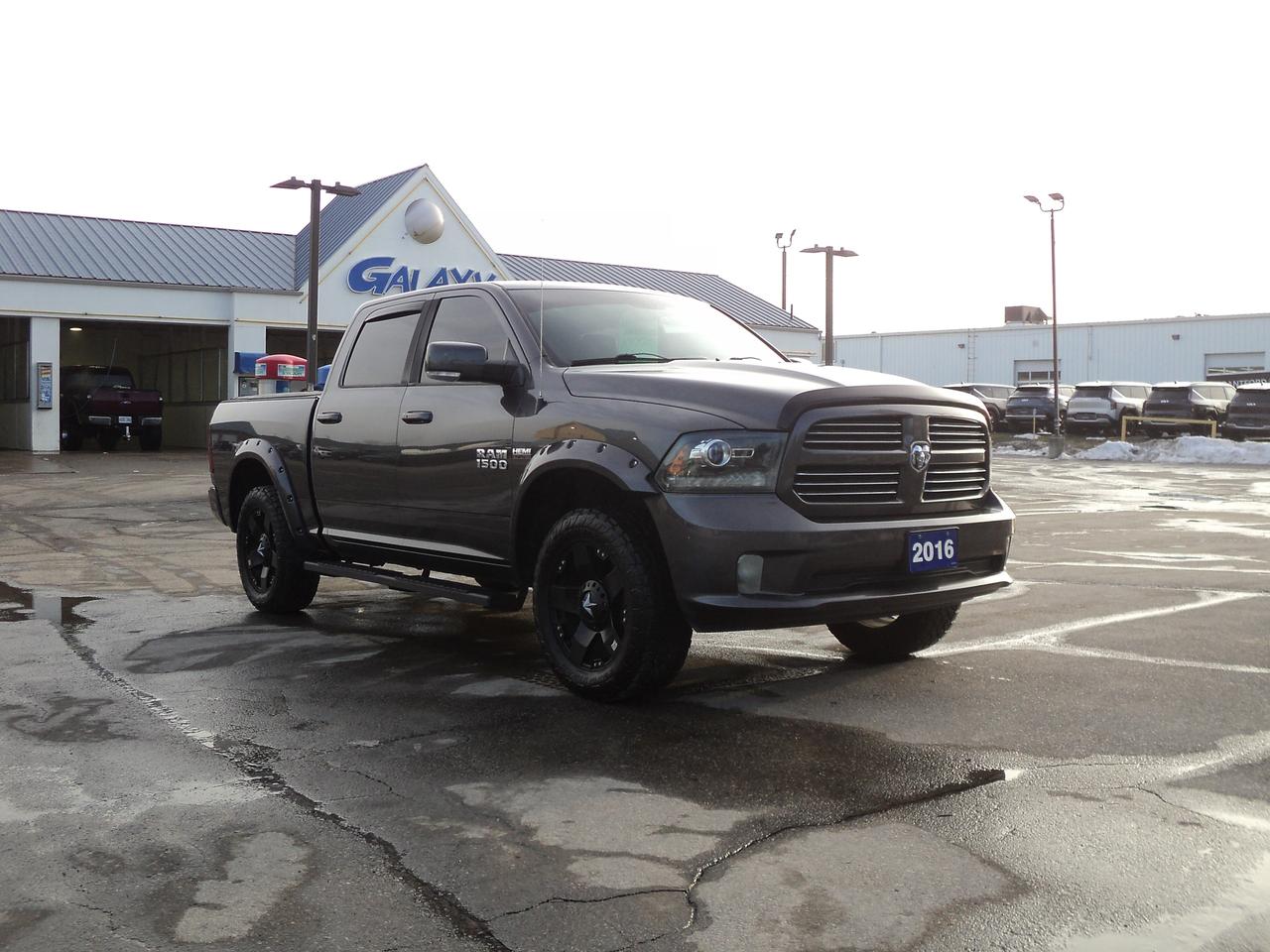 2016 RAM 1500 Sport CrewCab 4x4 5.7L8cylGas 5'5"Box HeatedSeats Photo3
