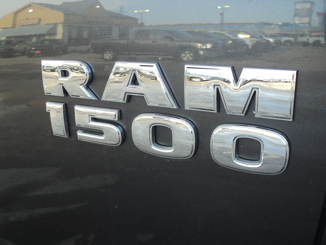 2016 RAM 1500 Sport CrewCab 4x4 5.7L8cylGas 5'5"Box HeatedSeats Photo