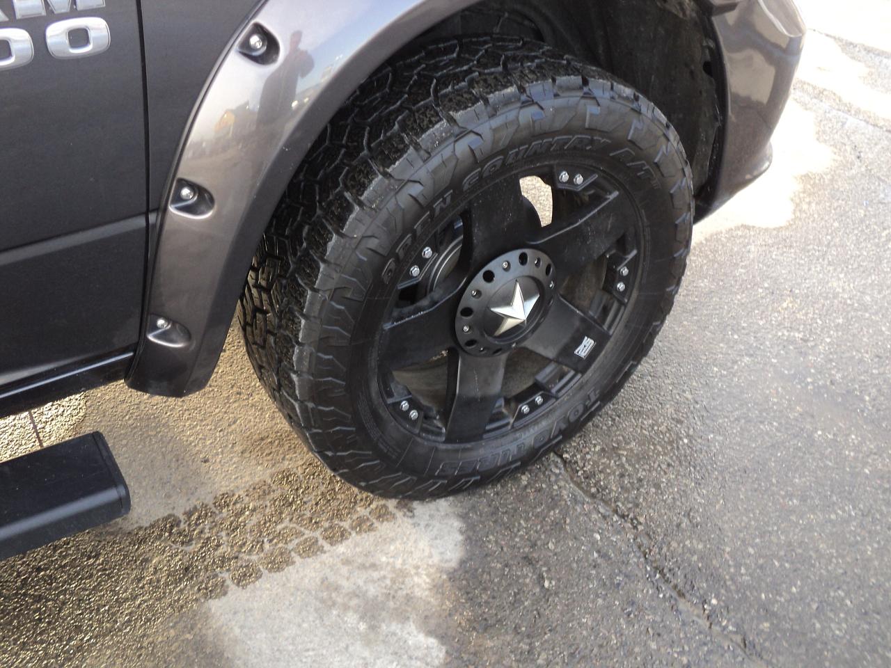 2016 RAM 1500 Sport CrewCab 4x4 5.7L8cylGas 5'5"Box HeatedSeats Photo