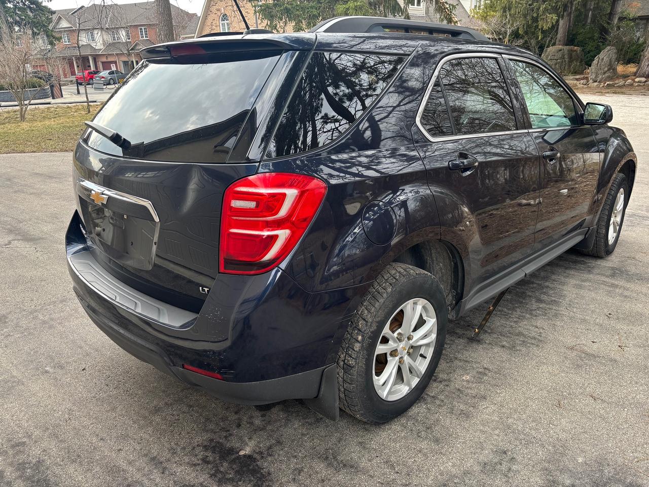 2017 Chevrolet Equinox LT Photo