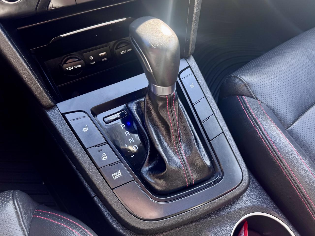 2017 Hyundai Elantra FINANCING AVAILABLE Photo11