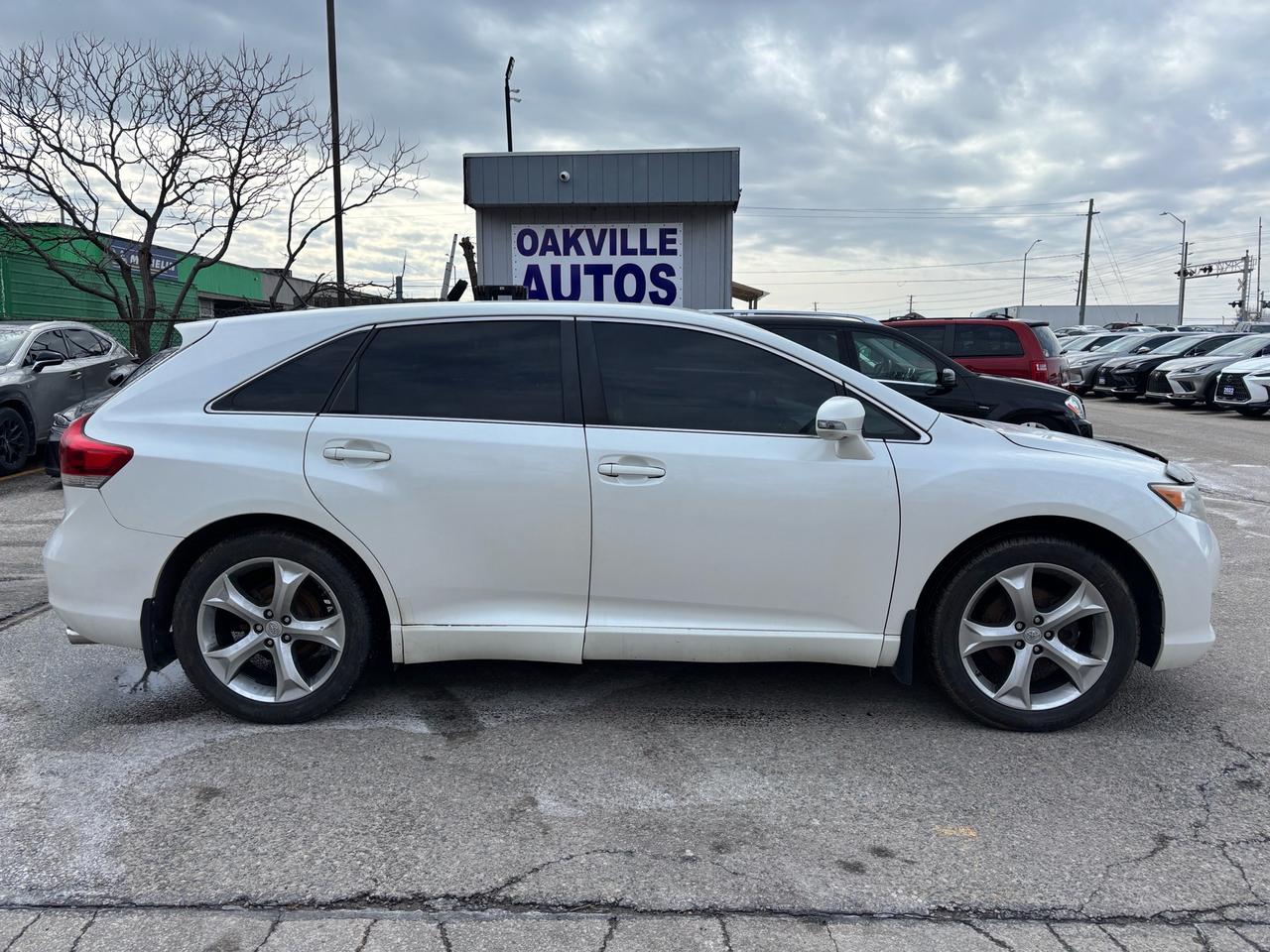 2015 Toyota Venza V6 AWD LE, Leather Photo