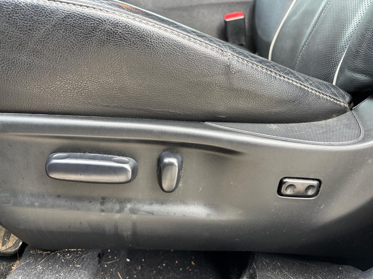 2015 Toyota Venza V6 AWD LE, Leather Photo