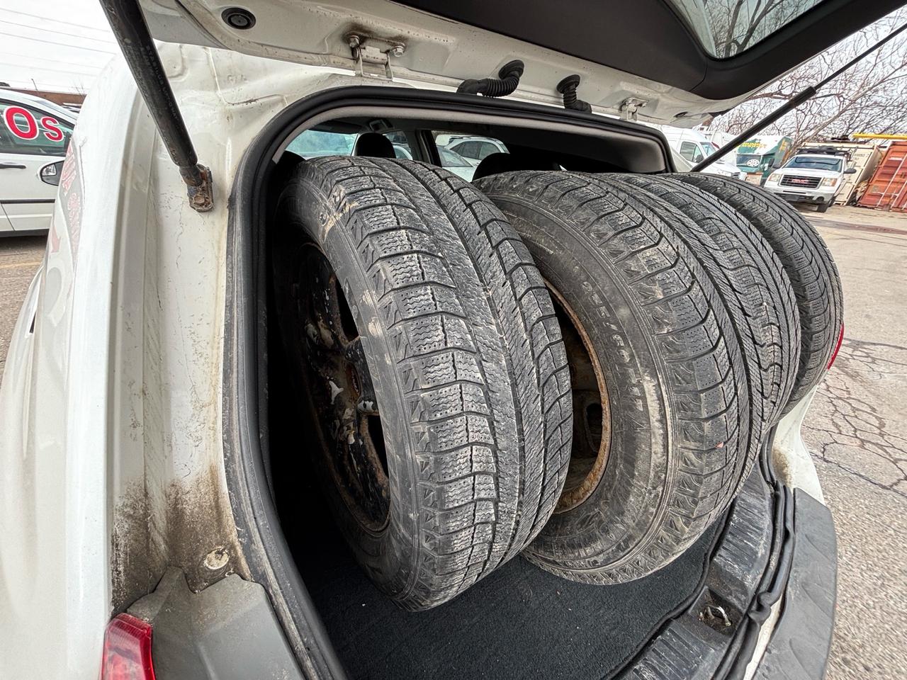 2015 Toyota Venza V6 AWD LE, Leather Photo