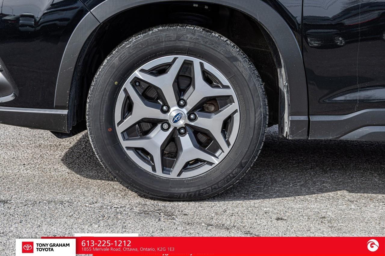 2023 Subaru Forester TOURING Photo