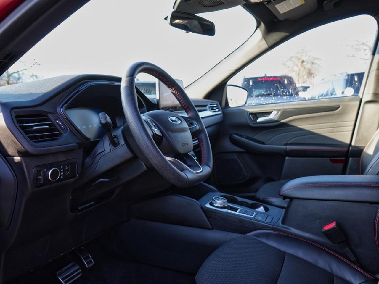 2024 Ford Escape ST-Line | AWD | 1.5L | ROOF | HTD STR WHL | BLIS Photo