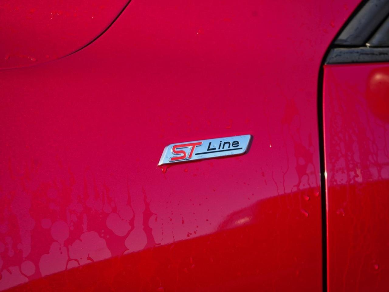 2024 Ford Escape ST-Line | AWD | 1.5L | ROOF | HTD STR WHL | BLIS Photo