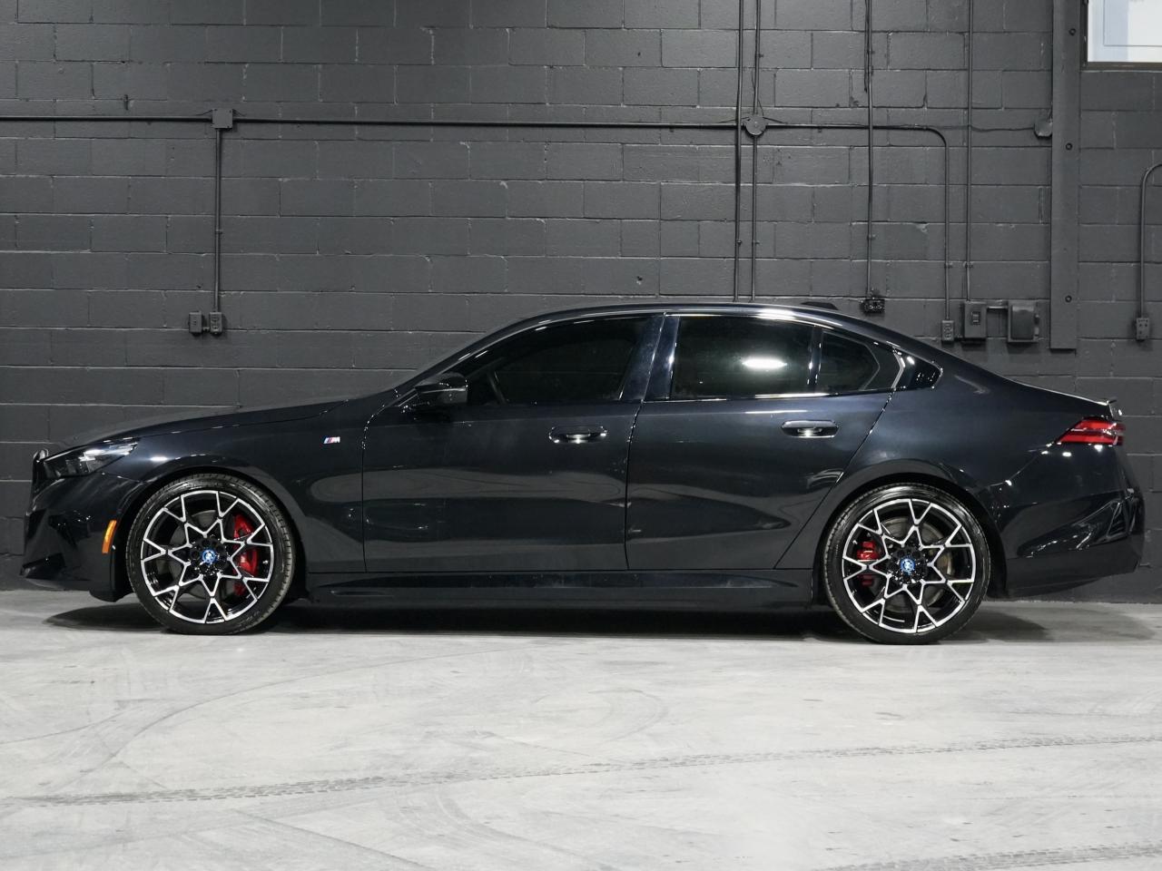 2024 BMW i5 M60 xDrive|HUD|PANO|360CAM|FULLY LOADED|NOACCIDENT Photo