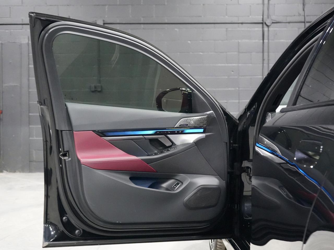 2024 BMW i5 M60 xDrive|HUD|PANO|360CAM|FULLY LOADED|NOACCIDENT Photo