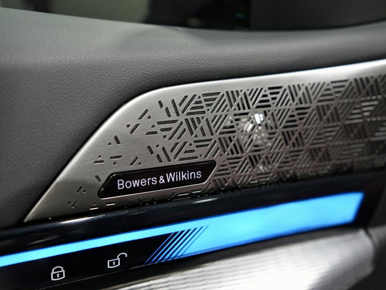 2024 BMW i5 M60 xDrive|HUD|PANO|360CAM|FULLY LOADED|NOACCIDENT Photo