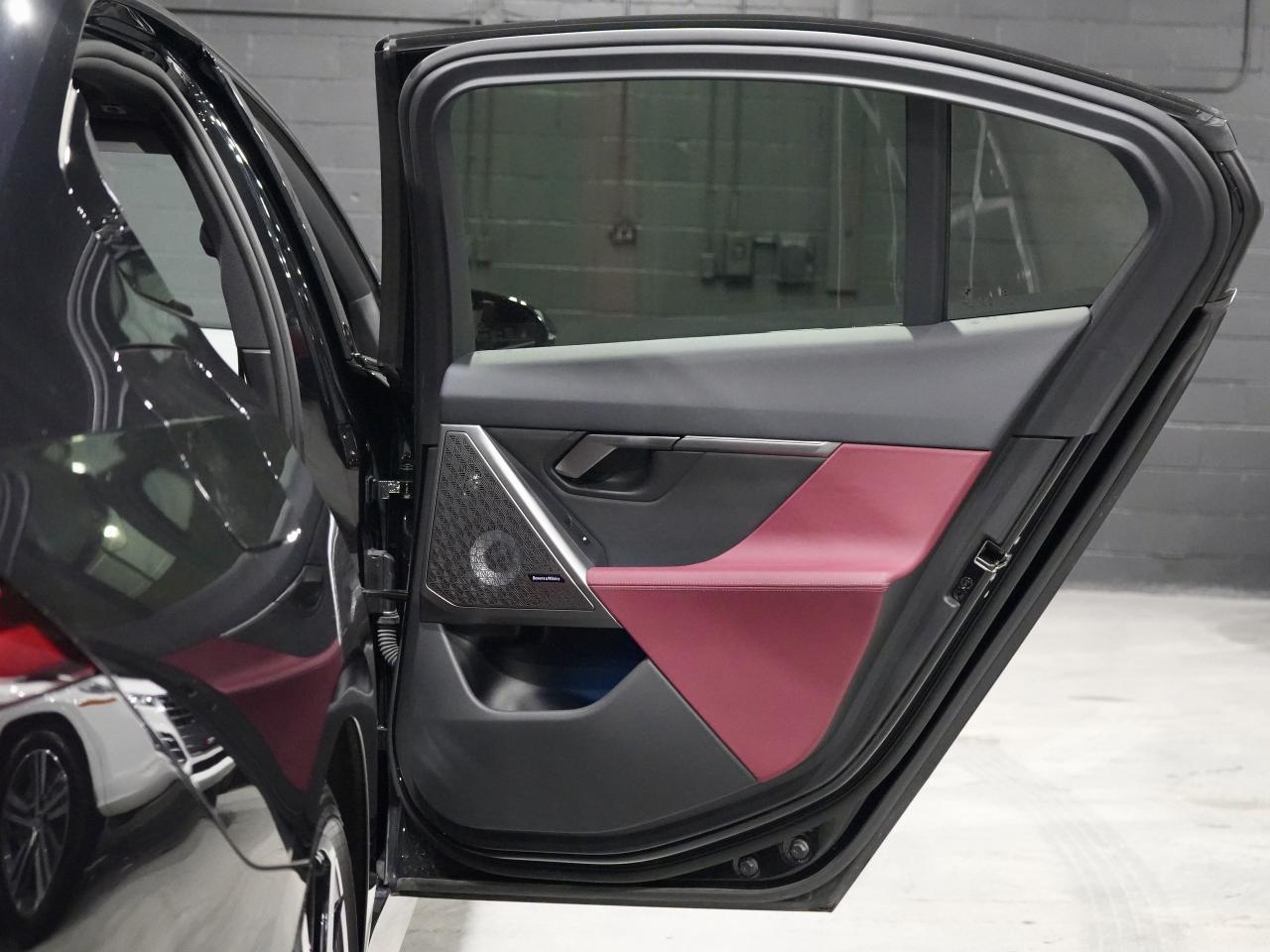 2024 BMW i5 M60 xDrive|HUD|PANO|360CAM|FULLY LOADED|NOACCIDENT Photo