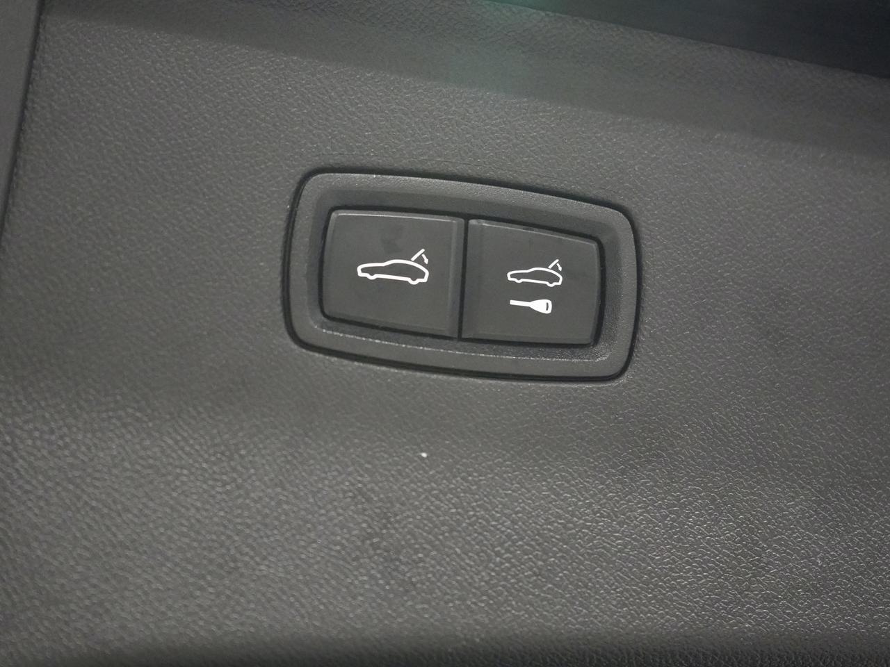 13697657