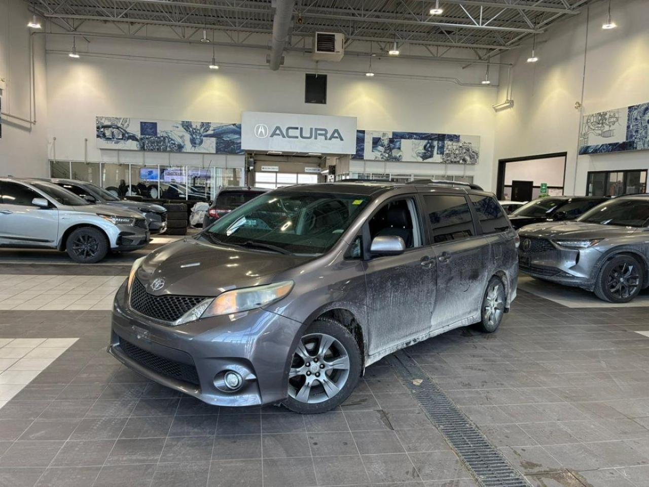 Used 2011 Toyota Sienna  for sale in Maple, ON