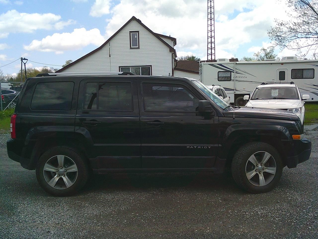 2017 Jeep Patriot 4WD High Altitude Edition +SUNROOF Photo