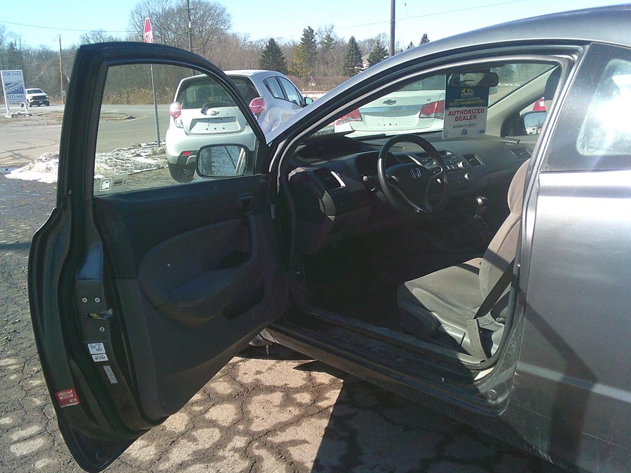 2009 Honda Civic COUPE 2dr Man DX-G Photo