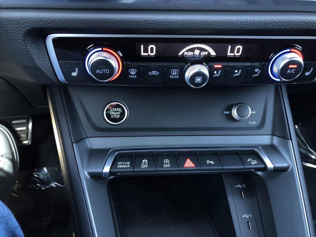 2024 Audi Q3 45 Progressiv SLINE, NAVIGATION PKG, SONOS SOUND, Photo