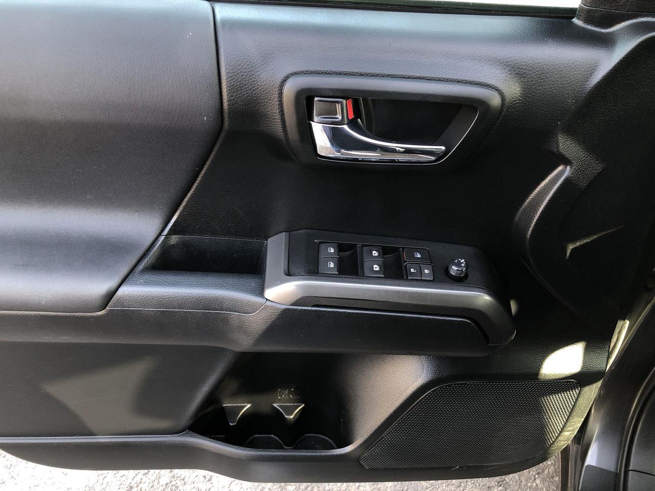 2021 Toyota Tacoma TRD SPORT, NAVI, BLIS, BK. CAM, HTD. SEATS, ALLOYS Photo