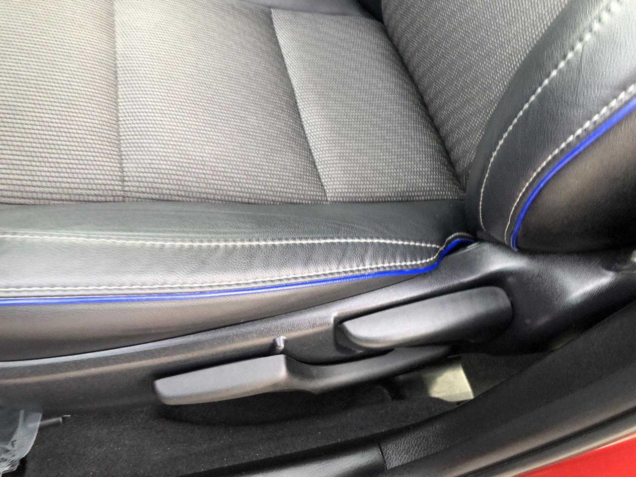 2017 Toyota Corolla SE ONLY 51,000KMS!!  SE UPGRADE, AUTO, ROOF, HTD. Photo