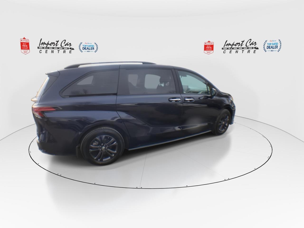 2026 Toyota Sienna XSE 7-Passenger LIKE NEW!!  ONLY 570KMS!!  SOFTEX, Photo