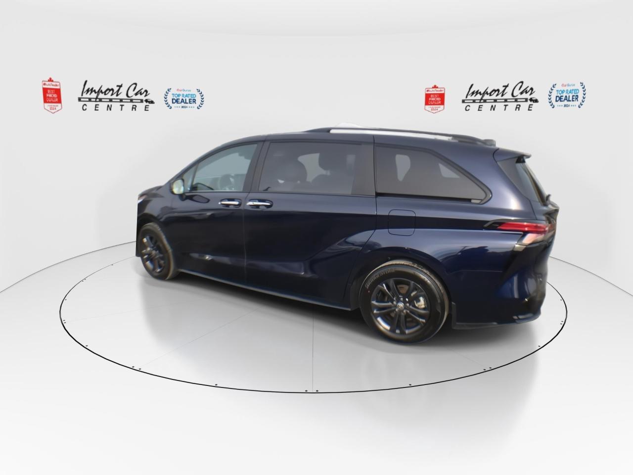 2026 Toyota Sienna XSE 7-Passenger LIKE NEW!!  ONLY 570KMS!!  SOFTEX, Photo