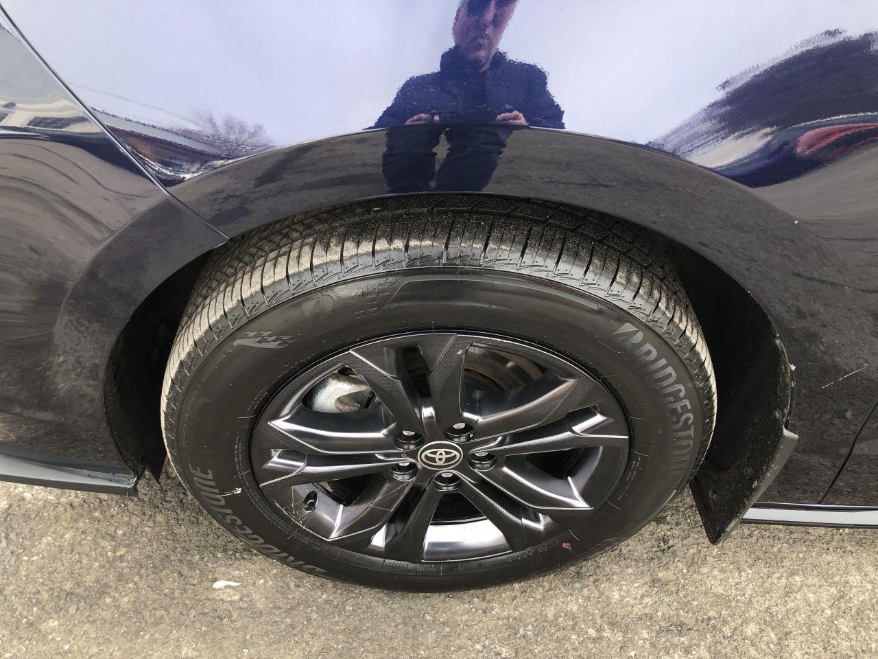 2026 Toyota Sienna XSE 7-Passenger LIKE NEW!!  ONLY 570KMS!!  SOFTEX, Photo