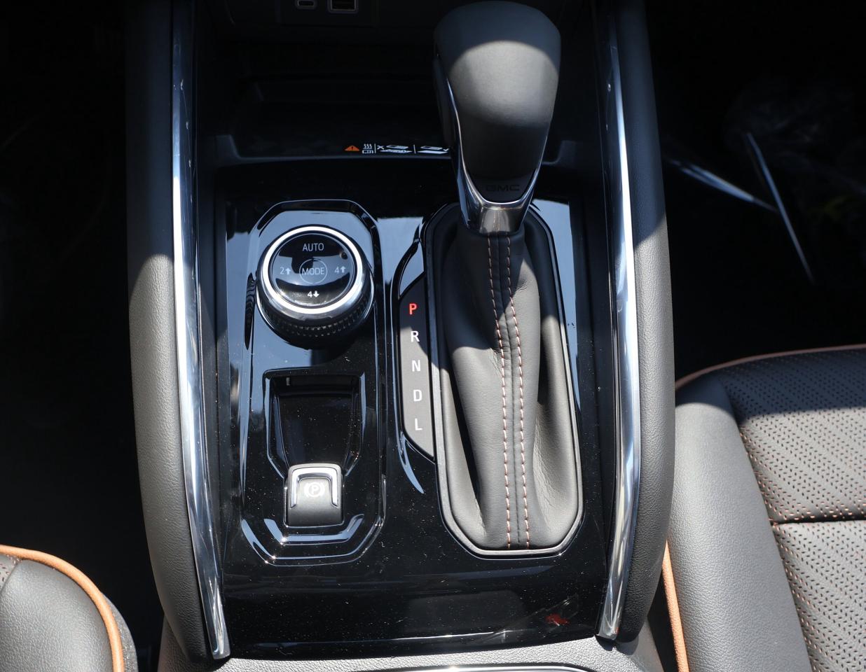 2026 GMC Canyon 4WD AT4 | Demo Unit | Photo