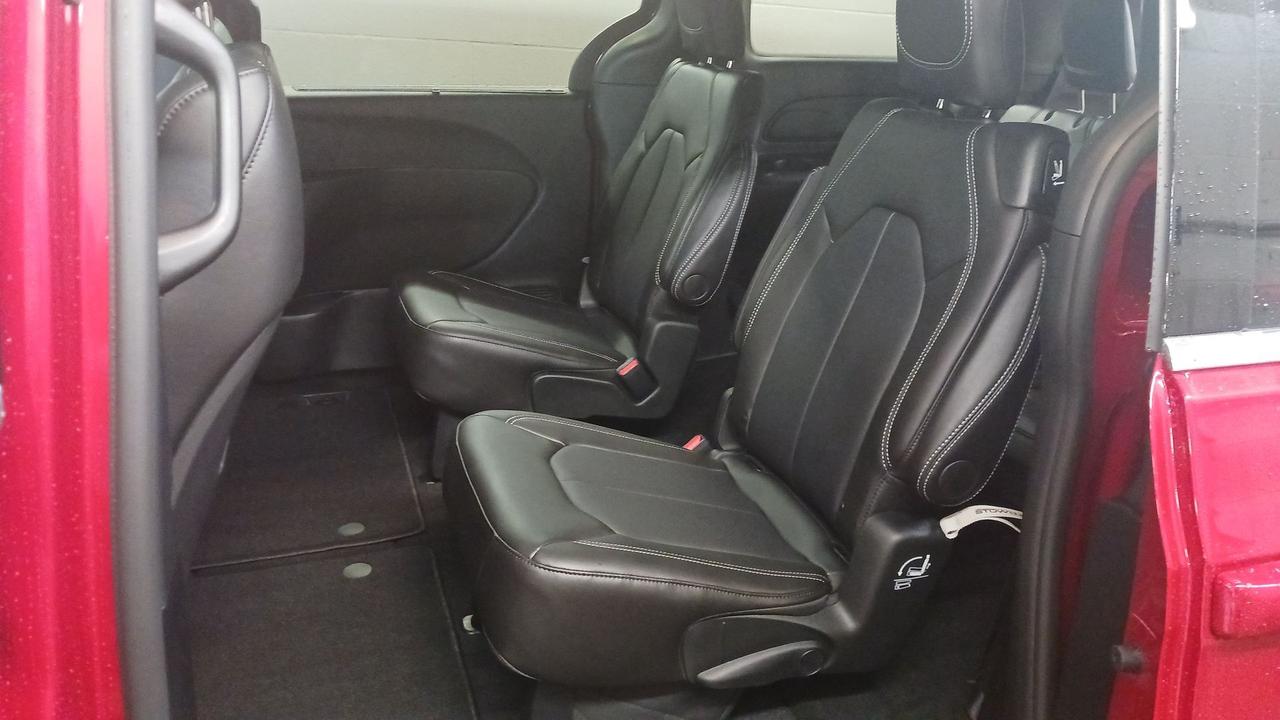 2026 Dodge Grand Caravan SXT 2WD Photo