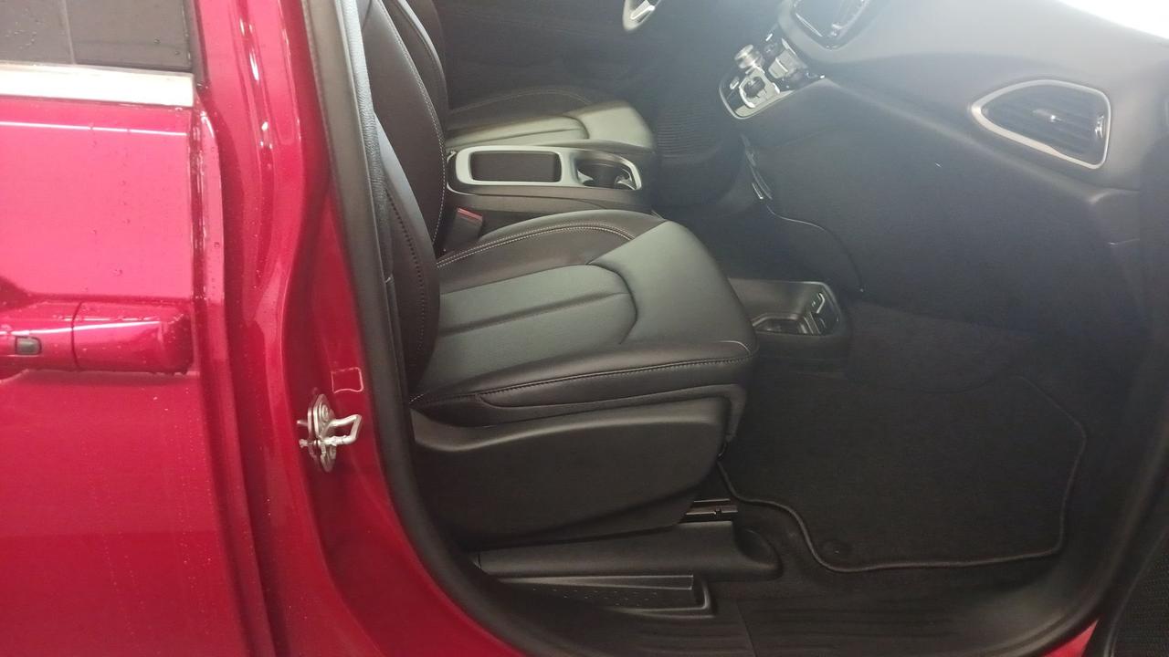 2026 Dodge Grand Caravan SXT 2WD Photo