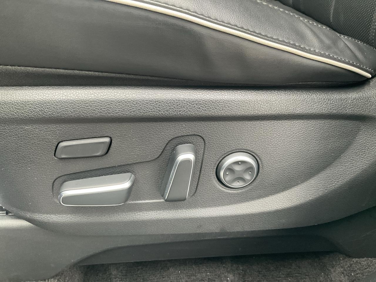 2024 Hyundai PALISADE 7 Passenger Photo