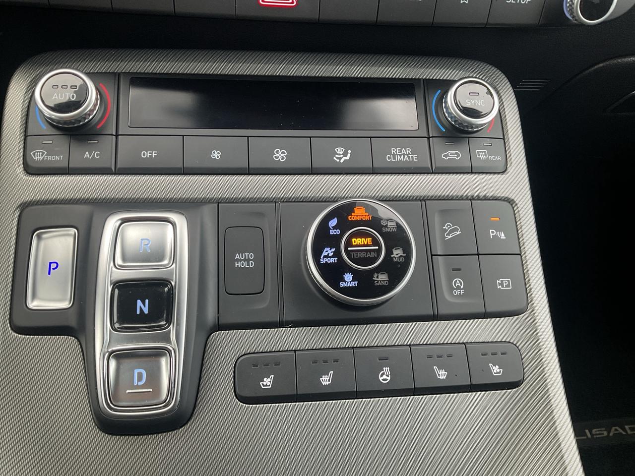 2024 Hyundai PALISADE 7 Passenger Photo