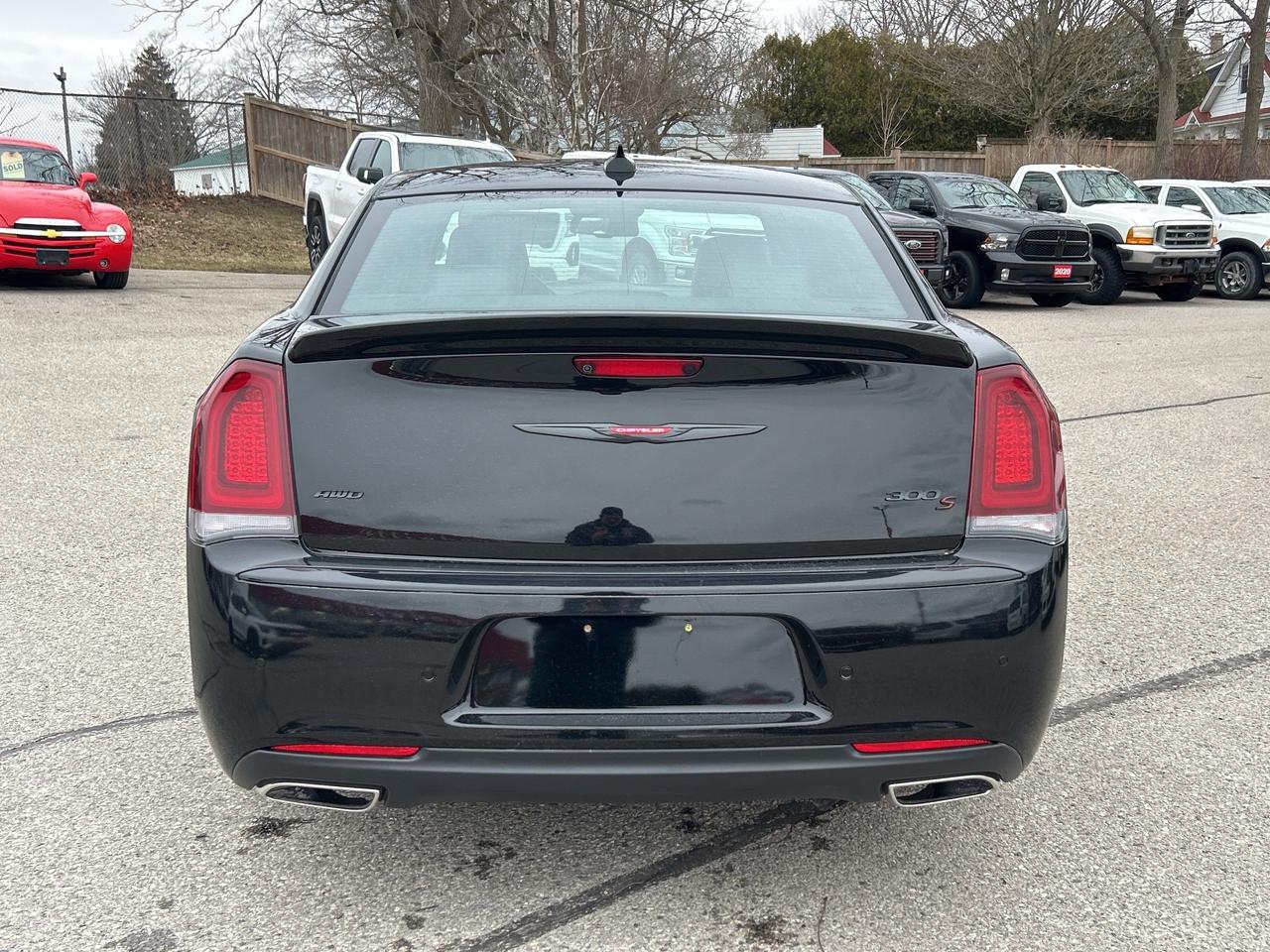 2023 Chrysler 300 S AWD, LEATHER, SUNROOF, REMOTE START! - Photo #7