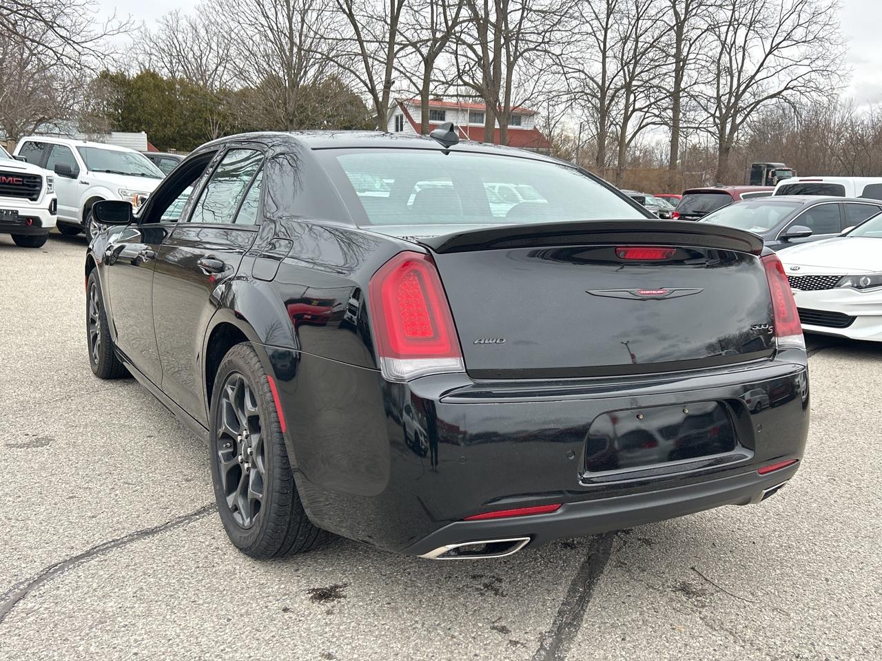 2023 Chrysler 300 S AWD, LEATHER, SUNROOF, REMOTE START! - Photo #8