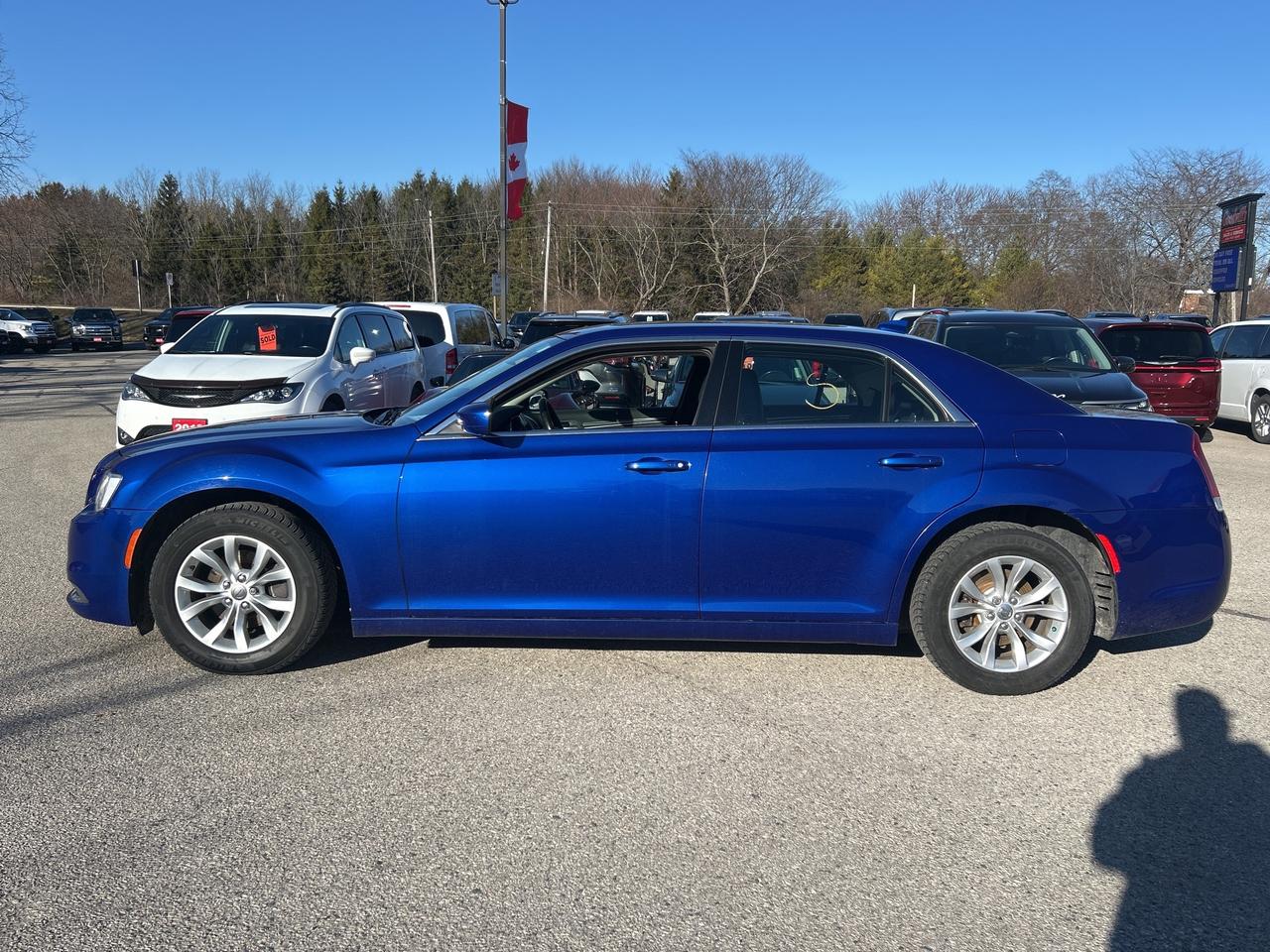2019 Chrysler 300 TOURING, HEATED LEATHER, REMOTE START! Photo