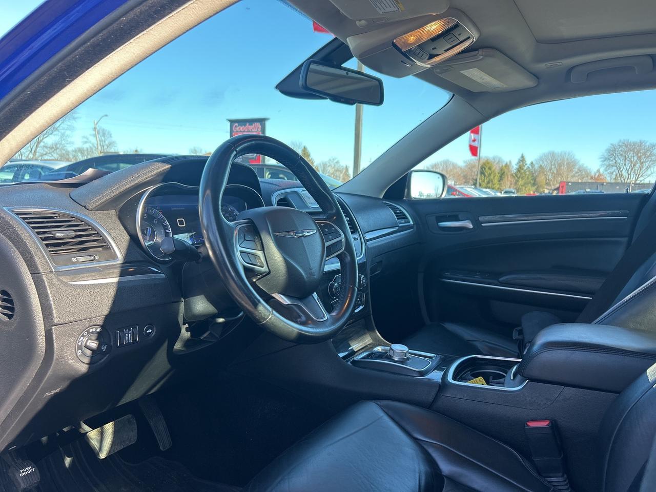 2019 Chrysler 300 TOURING, HEATED LEATHER, REMOTE START! - Photo #12