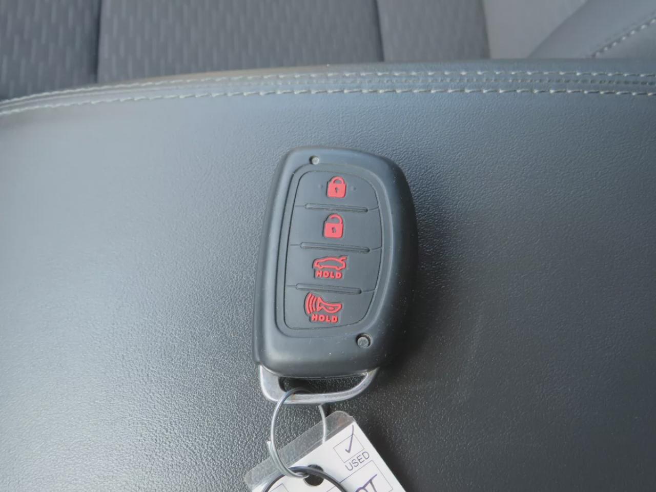 2021 Hyundai Tucson Preferred | Very LOW KM!! | Clean Title/No Accidents!! | Safety/Certified!! |  AWD | Alloy Rims | Push Button Start | Heated Front Seats/Steering Wheel | Rear Heated Seats | Reverse Camera | Digital Touchscreen | Blind Spot Monitoring | Lane Assist | Photo