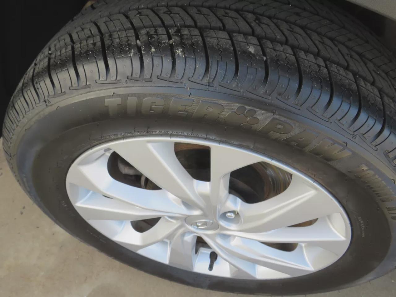 2021 Hyundai Tucson Preferred | Very LOW KM!! | Clean Title/No Accidents!! | Safety/Certified!! |  AWD | Alloy Rims | Push Button Start | Heated Front Seats/Steering Wheel | Rear Heated Seats | Reverse Camera | Digital Touchscreen | Blind Spot Monitoring | Lane Assist | Photo