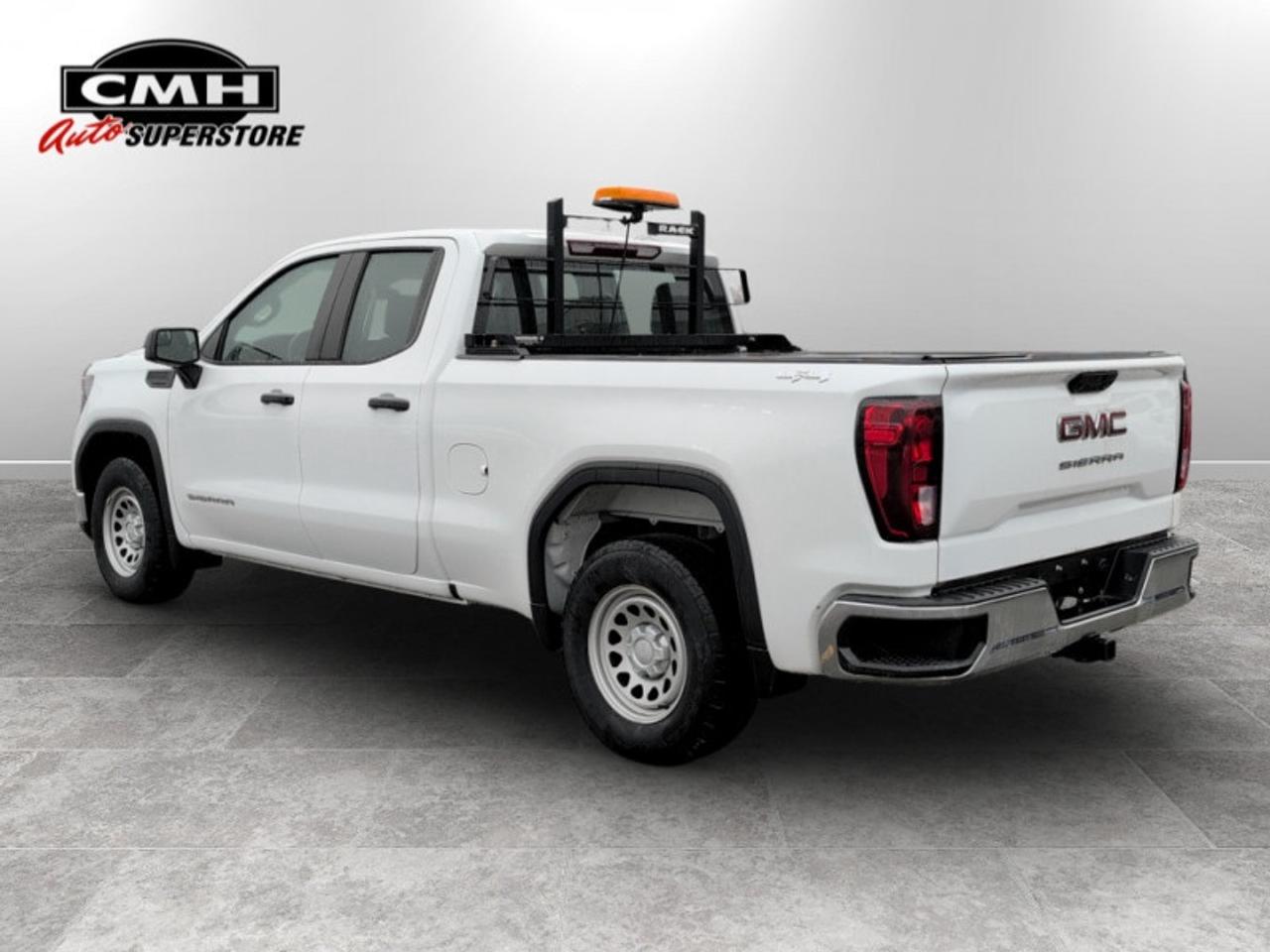 2023 GMC Sierra 1500 PRO Photo3