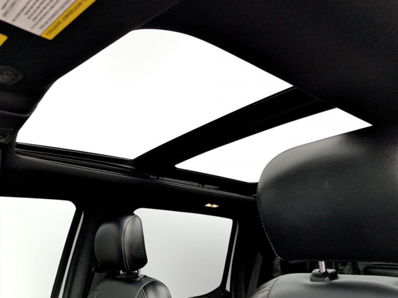 2020 Ford F-150 Lariat  **PWR RUNNER - PANO ROOF** Photo