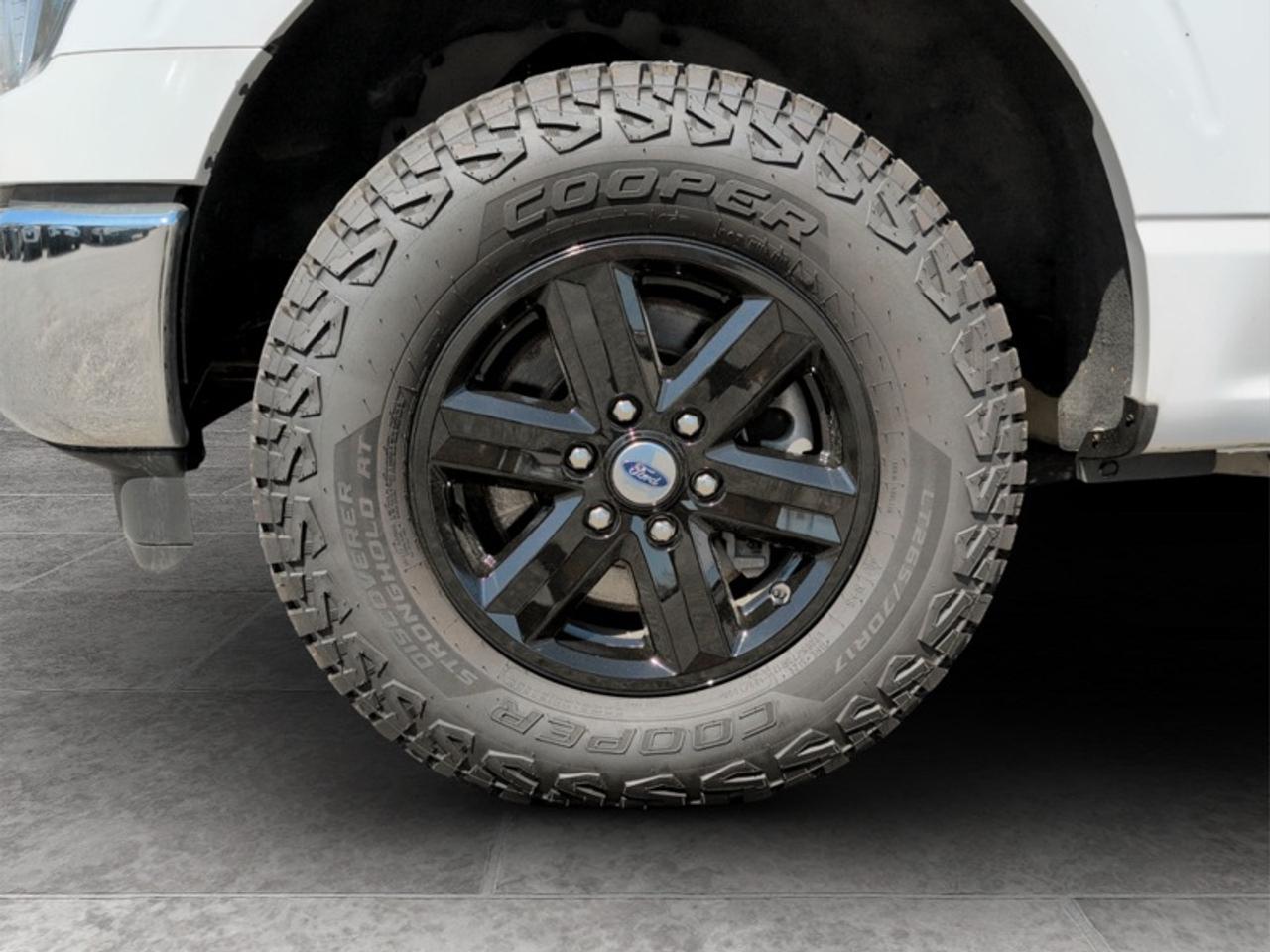 2022 Ford F-150 XLT  **FX4 PKG - TOW PKG - 3.5L V6** Photo