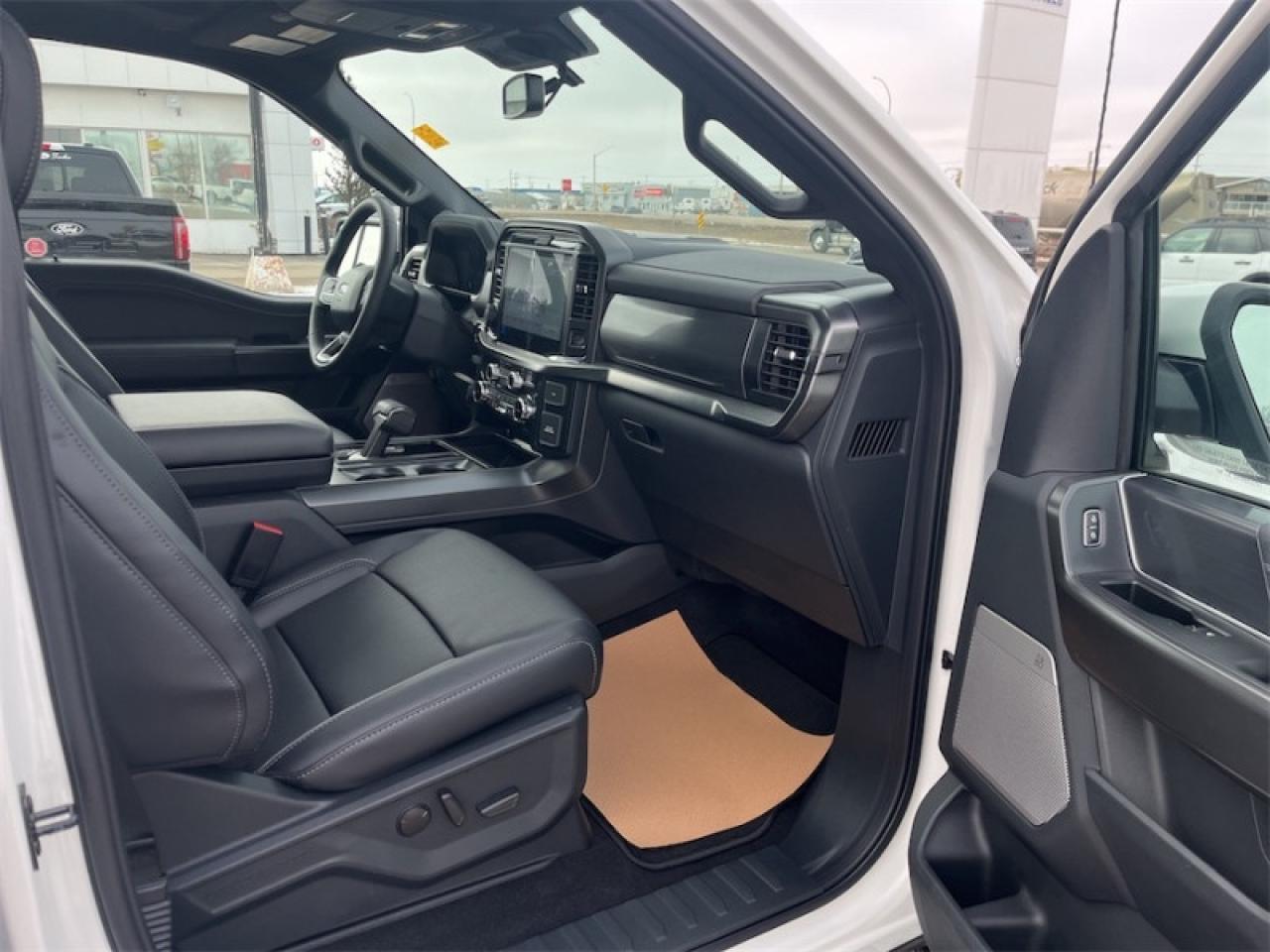 2026 Ford F-150 LARIAT  - Sunroof Photo5