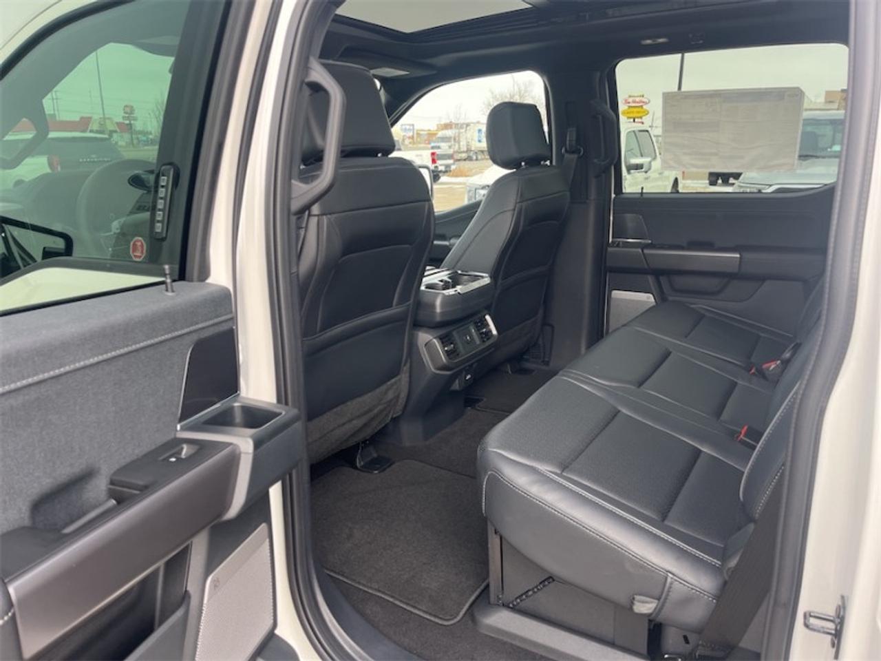 2026 Ford F-150 LARIAT  - Sunroof Photo5