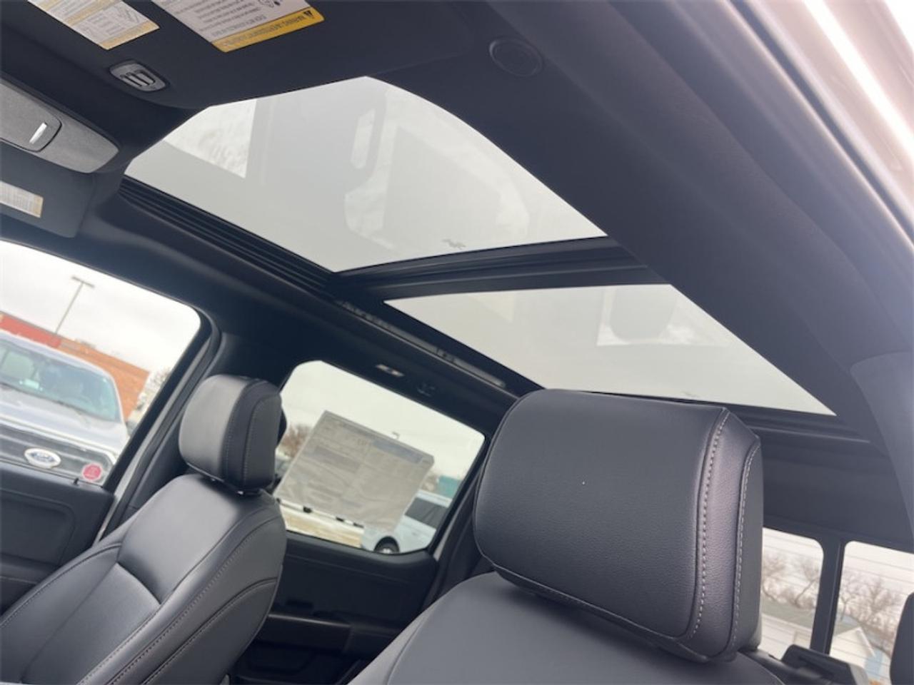2026 Ford F-150 LARIAT  - Sunroof Photo5