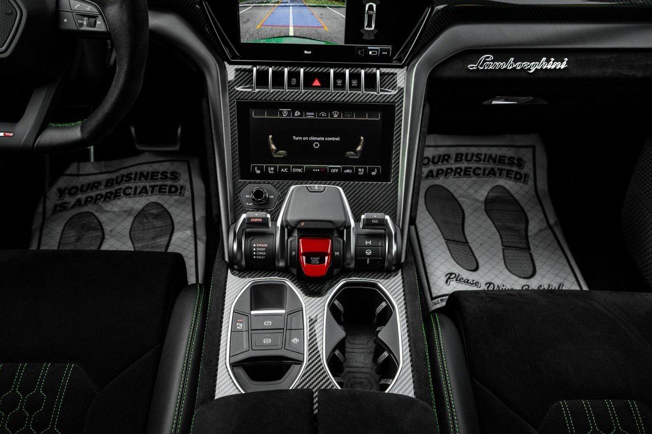 2024 Lamborghini Urus Performante Photo