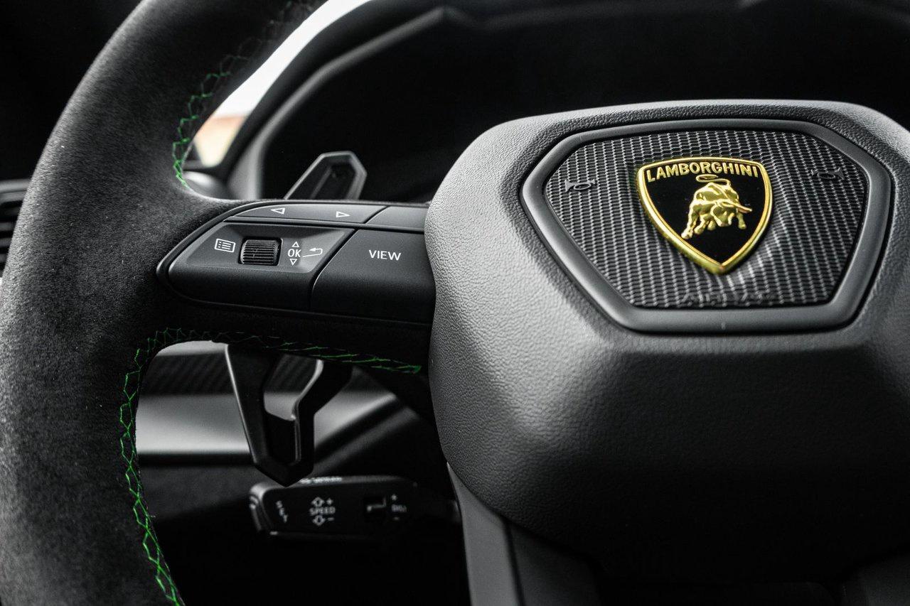 2024 Lamborghini Urus Performante Photo