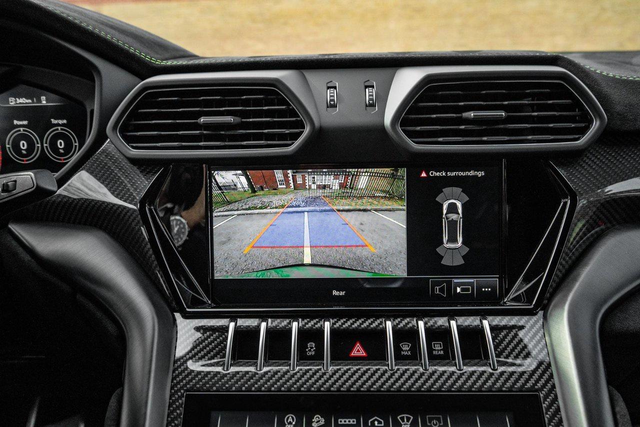 2024 Lamborghini Urus Performante Photo